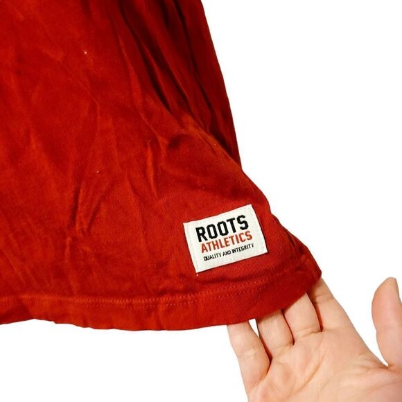 2/$20 Vintage Y2K Roots Athletics Red Hometown Hockey Red Top Tee T-shirt - Picture 2 of 6